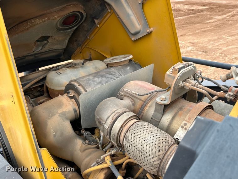 image for item DG4267 2014 John Deere 310SK backhoe