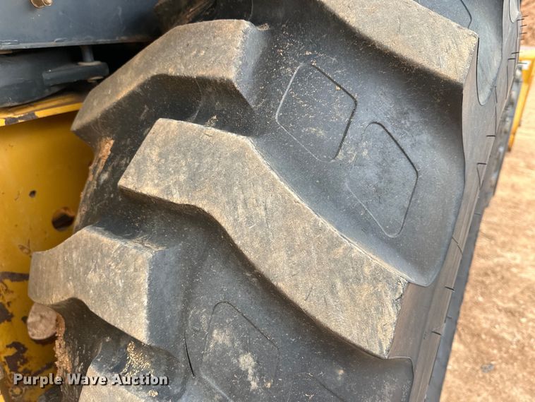 image for item DG4267 2014 John Deere 310SK backhoe