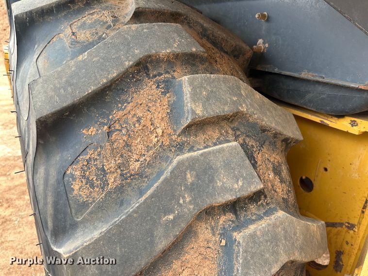 image for item DG4267 2014 John Deere 310SK backhoe