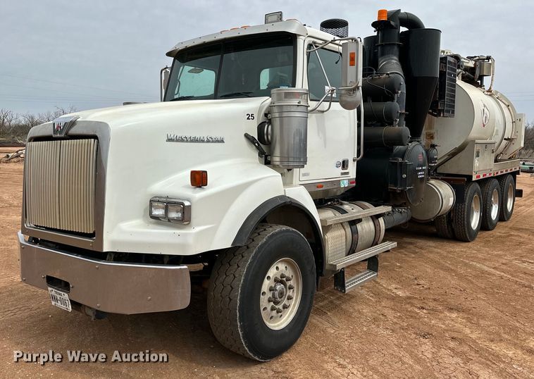 image for item DG4269 2013 Western Star 4900 hydrovac truck