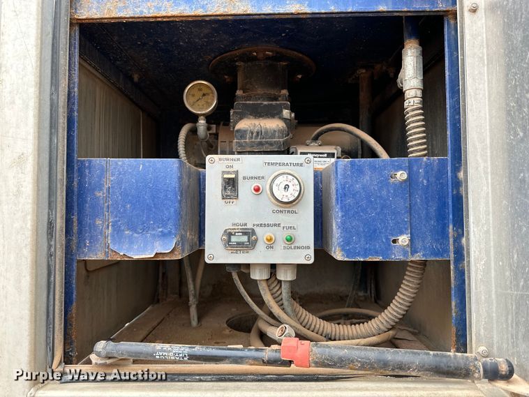 image for item DG4269 2013 Western Star 4900 hydrovac truck