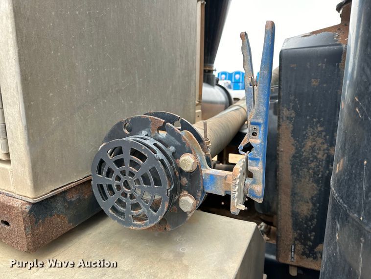 image for item DG4269 2013 Western Star 4900 hydrovac truck