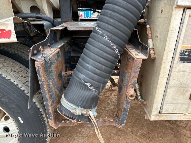 image for item DG4269 2013 Western Star 4900 hydrovac truck