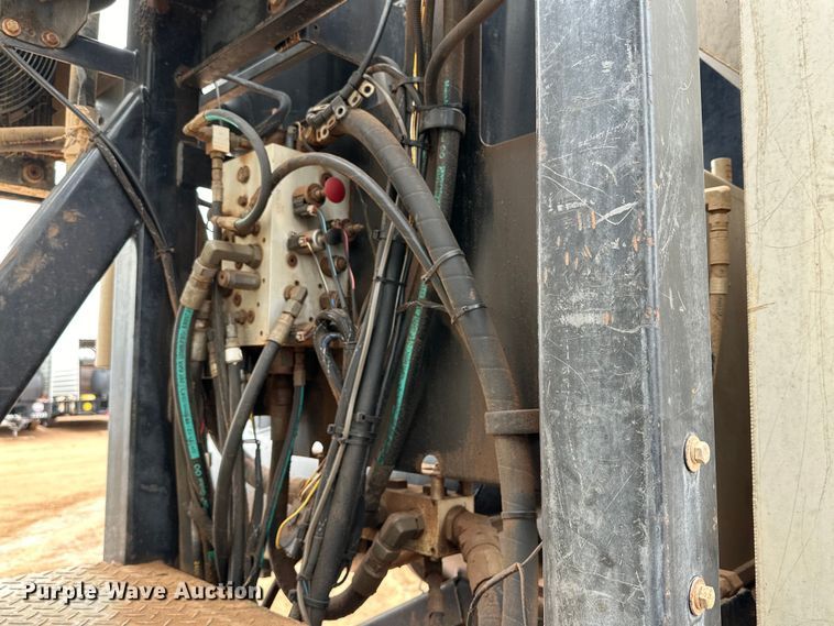 image for item DG4269 2013 Western Star 4900 hydrovac truck