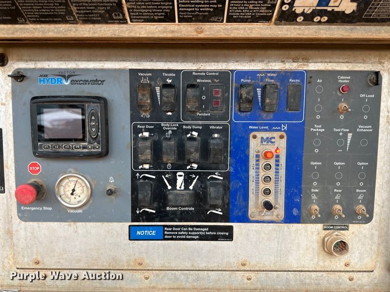 image for item DG4269 2013 Western Star 4900 hydrovac truck