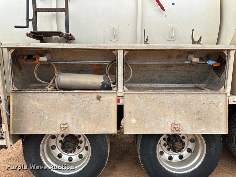 image for item DG4269 2013 Western Star 4900 hydrovac truck