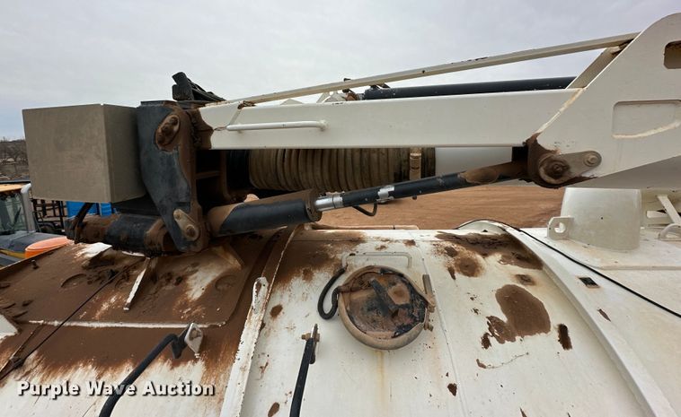 image for item DG4269 2013 Western Star 4900 hydrovac truck