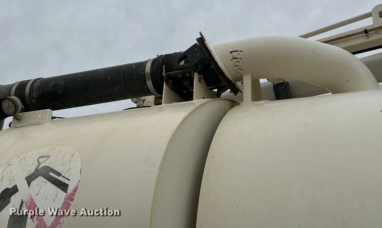 image for item DG4269 2013 Western Star 4900 hydrovac truck