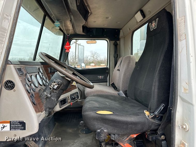 image for item DG4269 2013 Western Star 4900 hydrovac truck