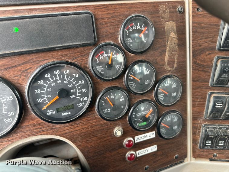 image for item DG4269 2013 Western Star 4900 hydrovac truck