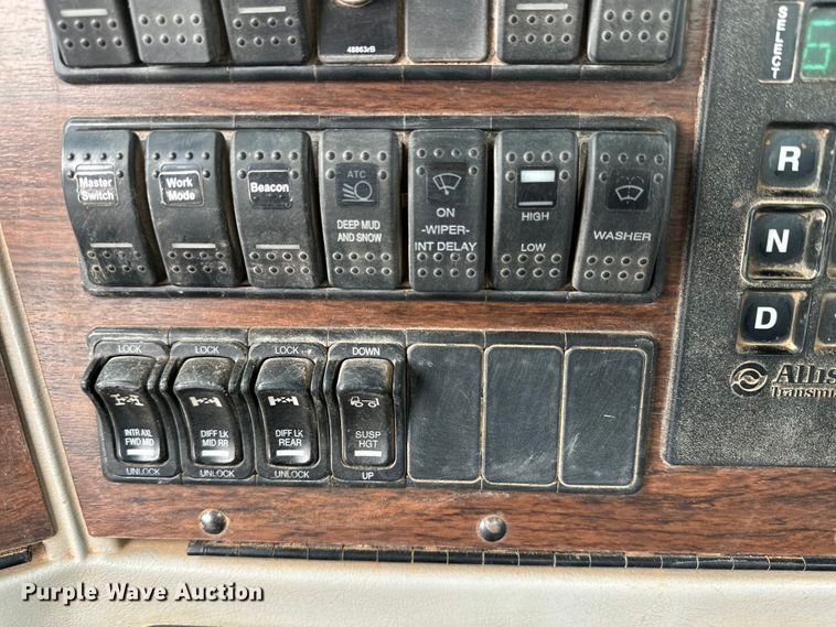 image for item DG4269 2013 Western Star 4900 hydrovac truck