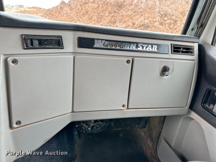 image for item DG4269 2013 Western Star 4900 hydrovac truck