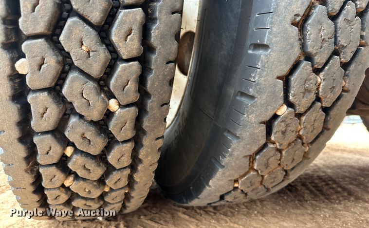 image for item DG4269 2013 Western Star 4900 hydrovac truck