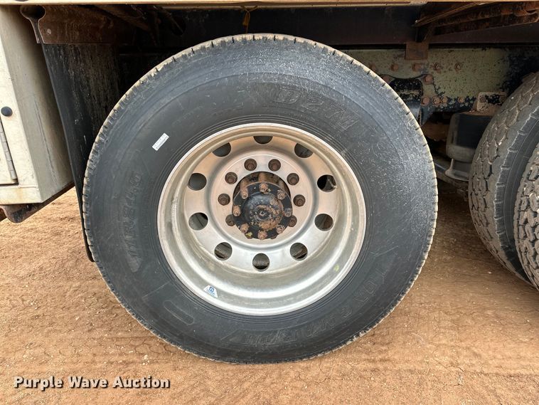 image for item DG4269 2013 Western Star 4900 hydrovac truck