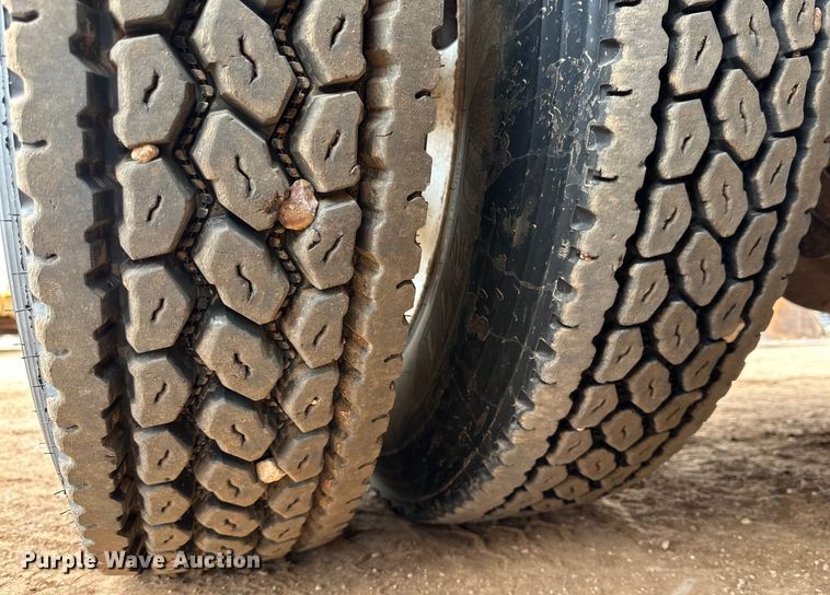 image for item DG4269 2013 Western Star 4900 hydrovac truck