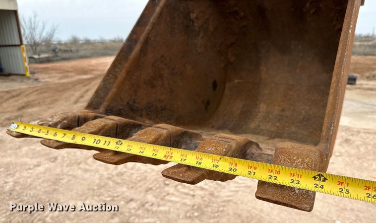 image for item DG4272 2019 Case 580 Super N backhoe