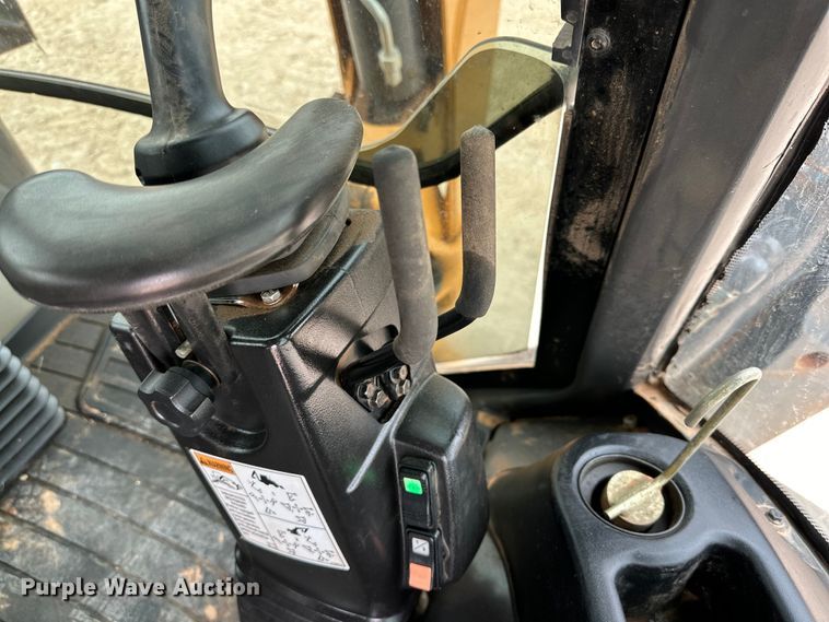 image for item DG4272 2019 Case 580 Super N backhoe