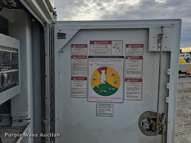 image for item DK0555 2015 Dodge Ram 5500HD utility / service truck