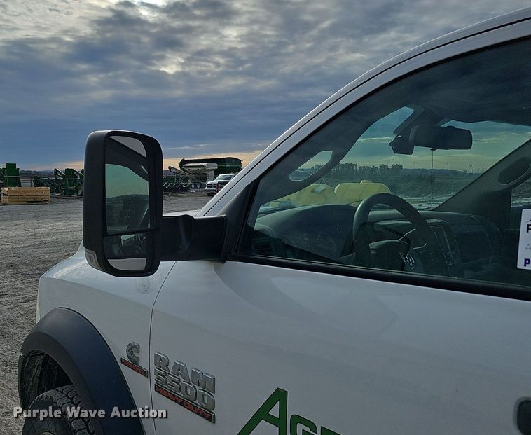 image for item DK0555 2015 Dodge Ram 5500HD utility / service truck