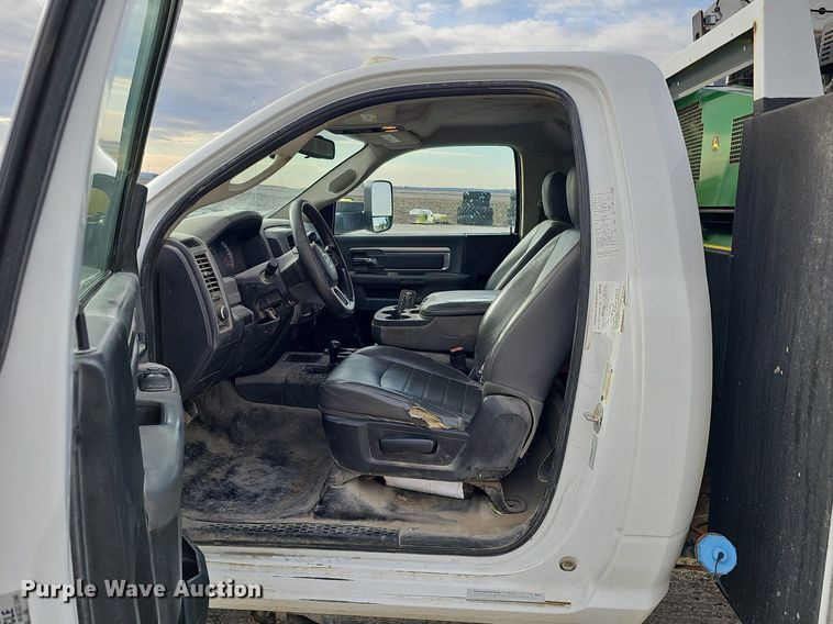 image for item DK0555 2015 Dodge Ram 5500HD utility / service truck
