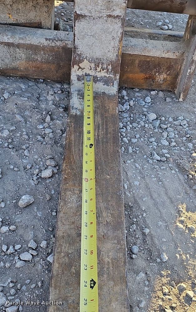 image for item DK0577 1995 Pettibone 8042 telehandler