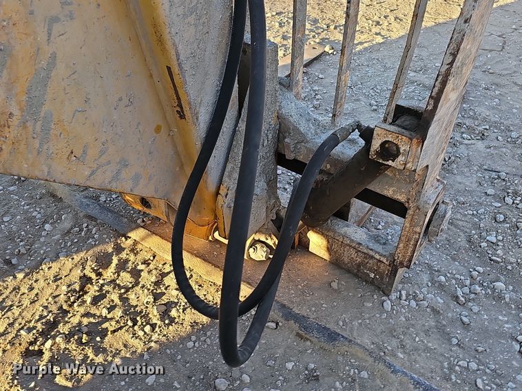 image for item DK0577 1995 Pettibone 8042 telehandler