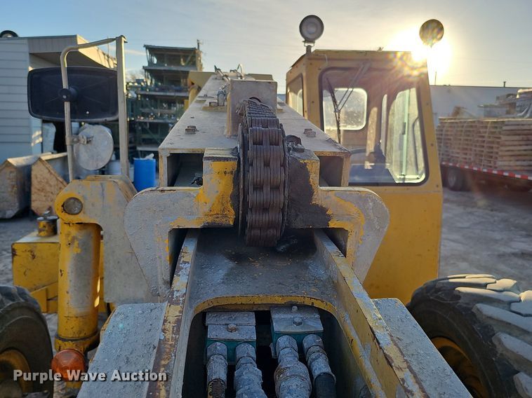 image for item DK0577 1995 Pettibone 8042 telehandler