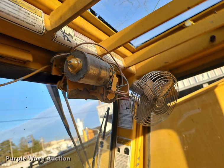 image for item DK0577 1995 Pettibone 8042 telehandler