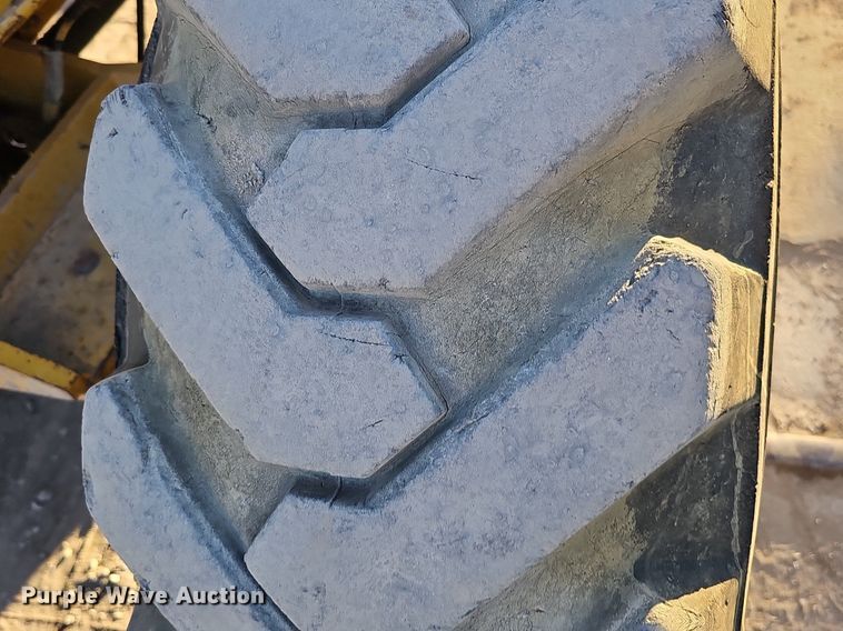 image for item DK0577 1995 Pettibone 8042 telehandler