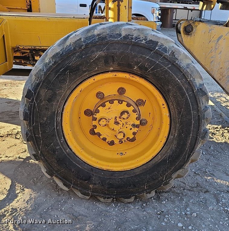 image for item DK0577 1995 Pettibone 8042 telehandler