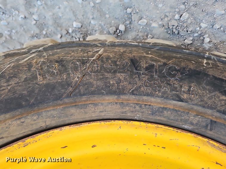 image for item DK0577 1995 Pettibone 8042 telehandler