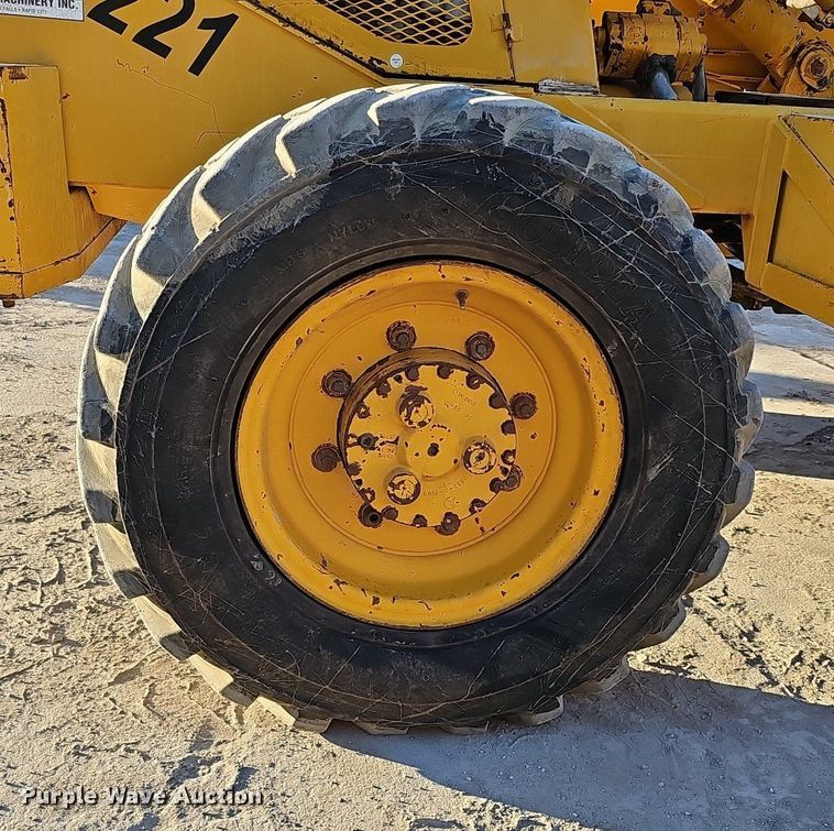 image for item DK0577 1995 Pettibone 8042 telehandler