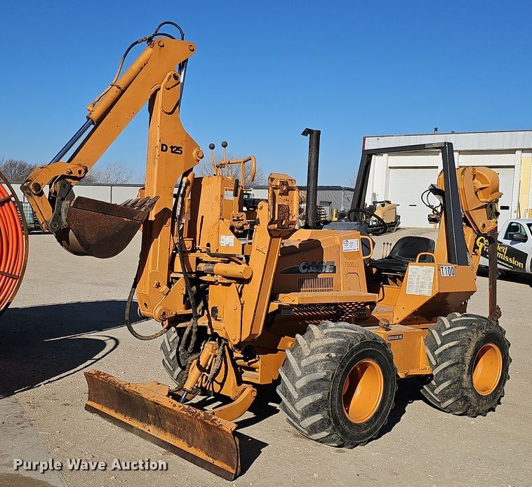 image for item DK0589 2000 Case 660 vibratory cable plow