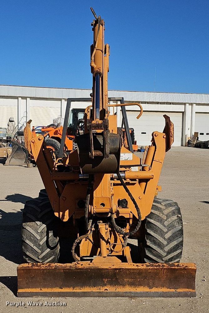 image for item DK0589 2000 Case 660 vibratory cable plow