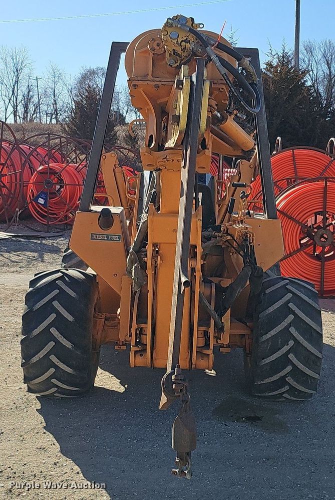 image for item DK0589 2000 Case 660 vibratory cable plow