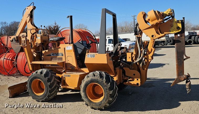 image for item DK0589 2000 Case 660 vibratory cable plow