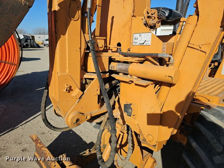 image for item DK0589 2000 Case 660 vibratory cable plow