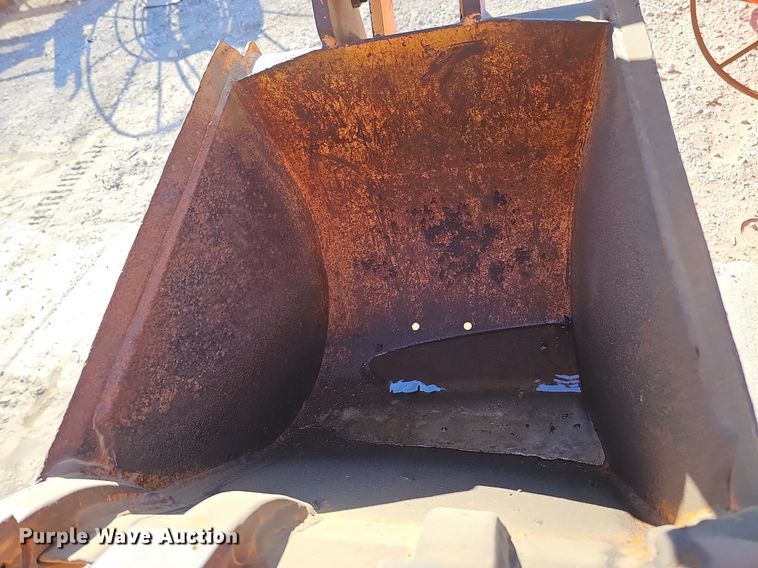 image for item DK0589 2000 Case 660 vibratory cable plow