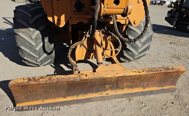 image for item DK0589 2000 Case 660 vibratory cable plow