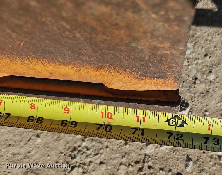 image for item DK0589 2000 Case 660 vibratory cable plow