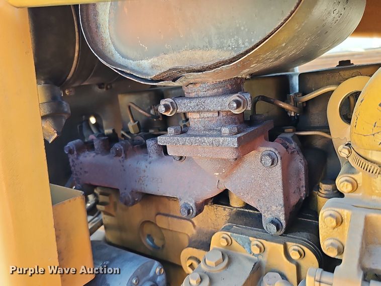 image for item DK0589 2000 Case 660 vibratory cable plow