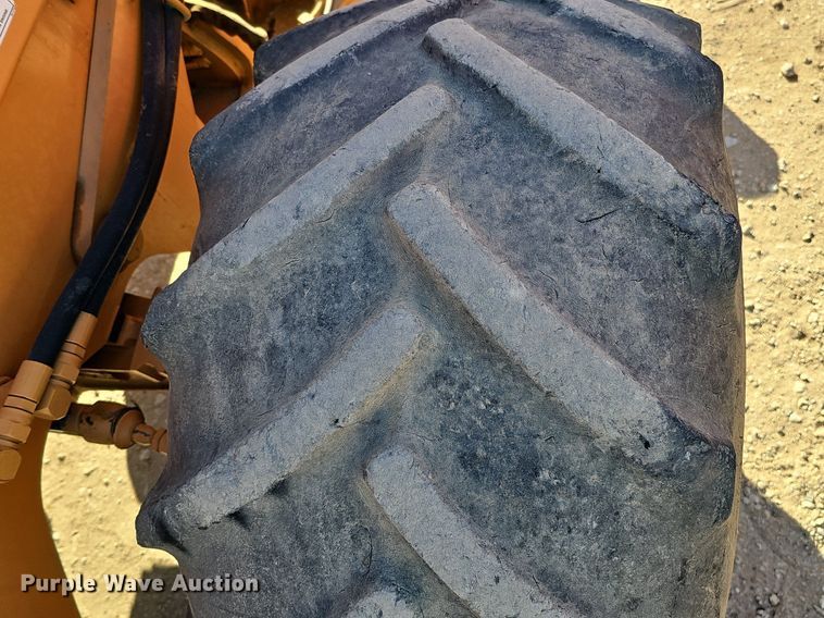 image for item DK0589 2000 Case 660 vibratory cable plow