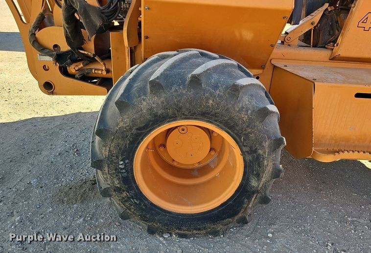 image for item DK0589 2000 Case 660 vibratory cable plow