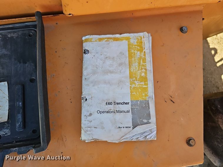 image for item DK0589 2000 Case 660 vibratory cable plow