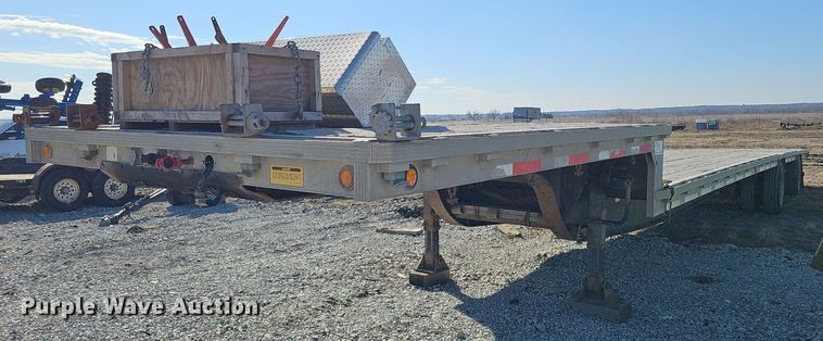 image for item DK0594 2005 Reinke Manufacturing drop deck trailer