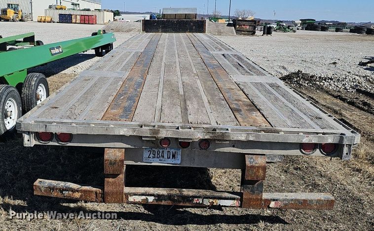 image for item DK0594 2005 Reinke Manufacturing drop deck trailer