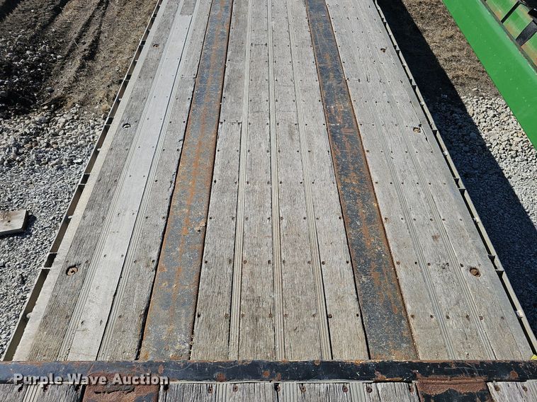 image for item DK0594 2005 Reinke Manufacturing drop deck trailer