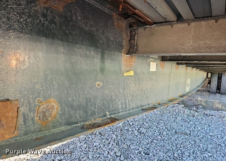 image for item DK0594 2005 Reinke Manufacturing drop deck trailer