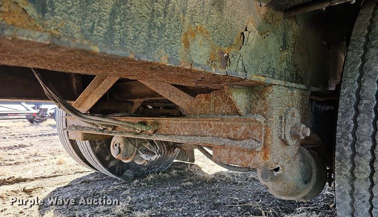 image for item DK0594 2005 Reinke Manufacturing drop deck trailer