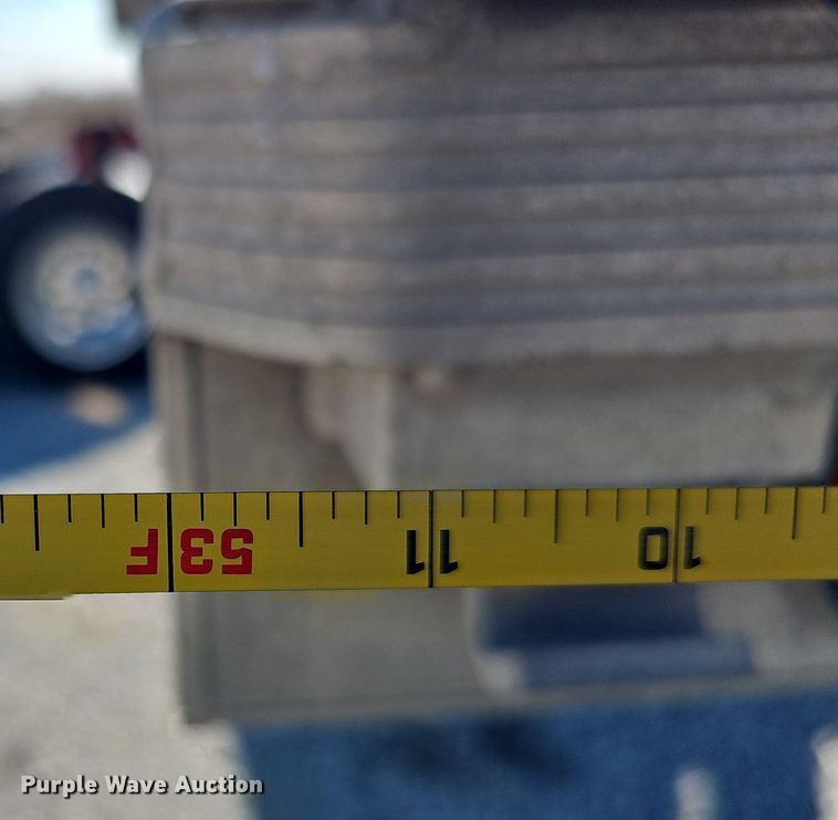 image for item DK0594 2005 Reinke Manufacturing drop deck trailer